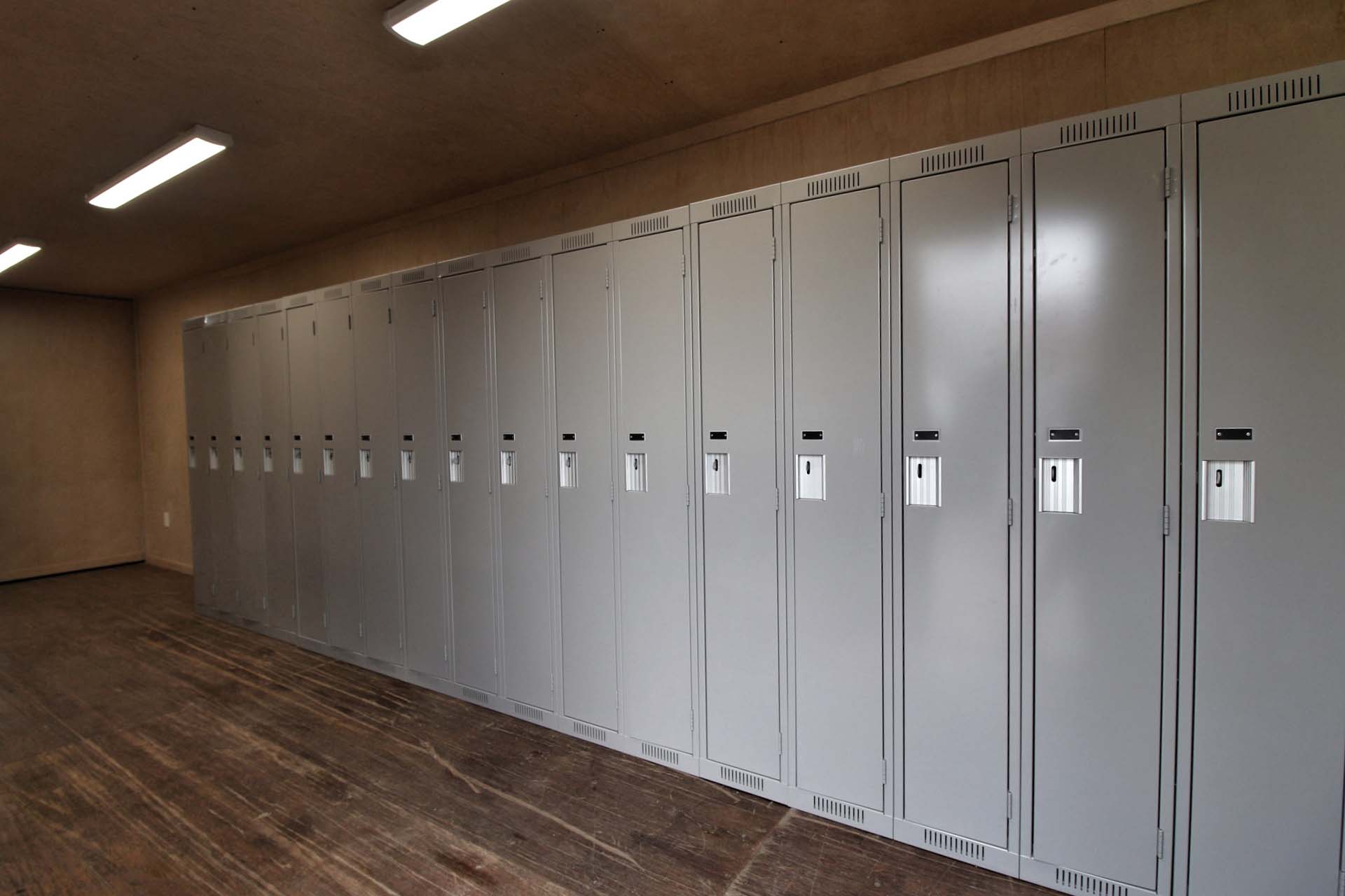 40&rsquo; Locker Room - Container Express Services PTY LTD